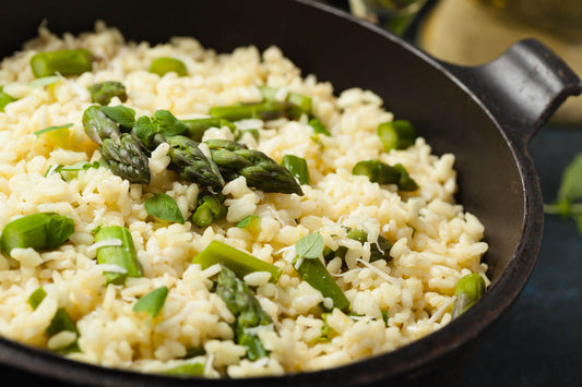 Krämig risotto med sparris och broccoli